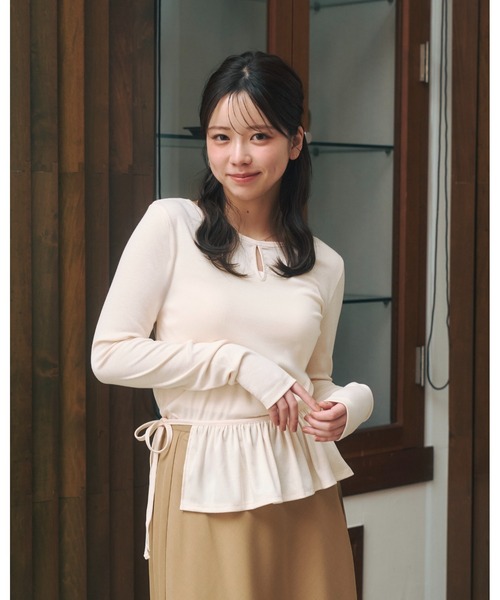 moi tytto（モイテュット）の「マルチwayフリル付きリバースカットソー（Tシャツ/カットソー・レディース・ナチュラル/オフホワイト・FREE）」の8枚目の写真