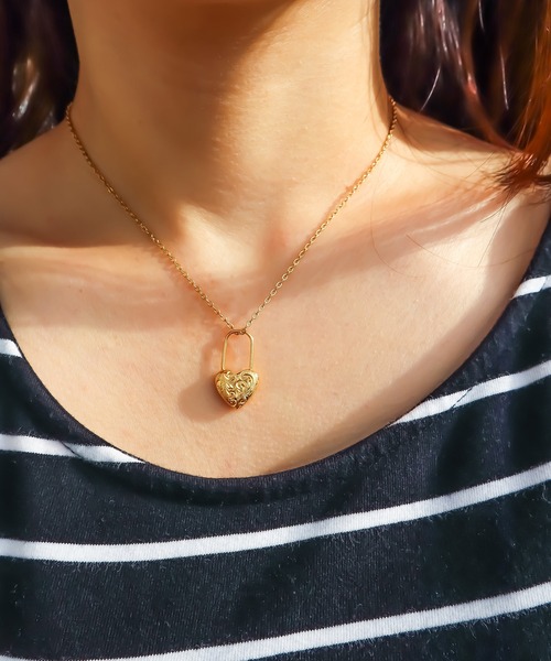 IRIEBEACH(アイリービーチ)の「2way Heart padlock pierce/【ハワイアンジュエリー】【サージカルステンレス】【金属アレルギー対応】【IRIEBEACH / アイリービーチ】つけっぱなしOK(ピアス(片耳用)・レディース・シルバー/ゴールド/ピンク・FREE)」の11枚目の写真