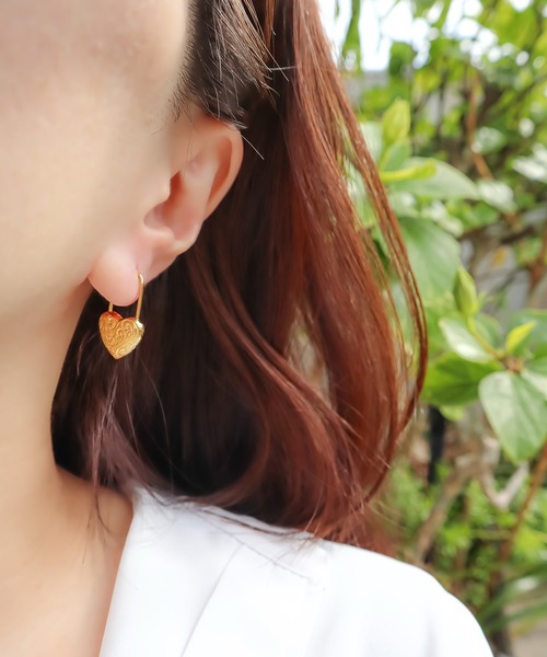 IRIEBEACH(アイリービーチ)の「2way Heart padlock pierce/【ハワイアンジュエリー】【サージカルステンレス】【金属アレルギー対応】【IRIEBEACH / アイリービーチ】つけっぱなしOK(ピアス(片耳用)・レディース・シルバー/ゴールド/ピンク・FREE)」の9枚目の写真