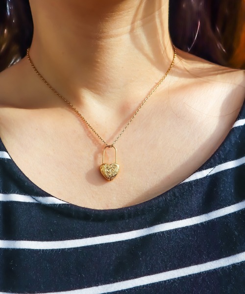 IRIEBEACH(アイリービーチ)の「2way Heart padlock pierce/【ハワイアンジュエリー】【サージカルステンレス】【金属アレルギー対応】【IRIEBEACH / アイリービーチ】つけっぱなしOK(ピアス(片耳用)・レディース・シルバー/ゴールド/ピンク・FREE)」の12枚目の写真