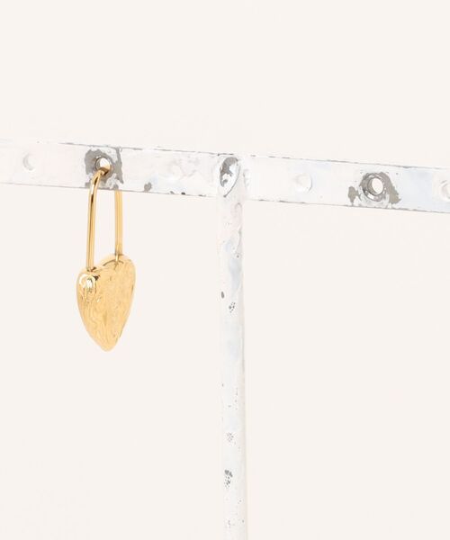 IRIEBEACH(アイリービーチ)の「2way Heart padlock pierce/【ハワイアンジュエリー】【サージカルステンレス】【金属アレルギー対応】【IRIEBEACH / アイリービーチ】つけっぱなしOK(ピアス(片耳用)・レディース・シルバー/ゴールド/ピンク・FREE)」の6枚目の写真