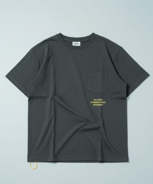 WESTERN HYDRODYNAMIC RESEARCH(ウェスタンハイドロダイナミックリサーチ)の「【Western Hydrodynamic Research/ウェスタン ハイドロダイナミック リサーチ】WORKER POCKET JTEE バックプリント ポケット ブランドロゴ(Tシャツ/カットソー・メンズ・ネイビー/ブラック/ホワイト/チャコールグレー・LARGE/MEDIUM)」の1枚目の写真