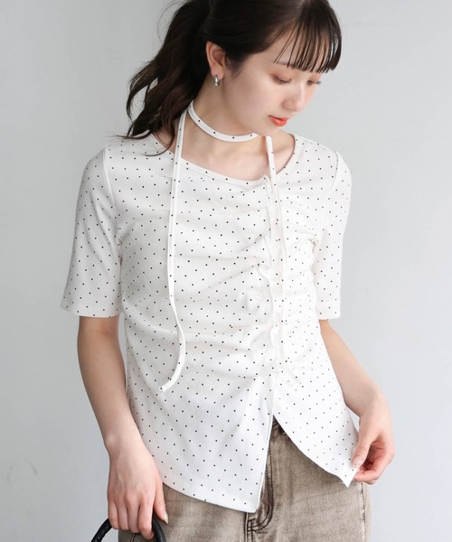 tiptop(ティップトップ)の「チョーカー付き前ギャザーテレコT(Tシャツ/カットソー・レディース・ブラック/オフホワイト/ライトグレー/ブラウン/レッド/ホワイト系その他・FREE)」の2枚目の写真