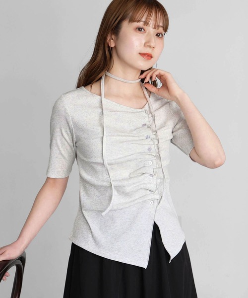 tiptop(ティップトップ)の「チョーカー付き前ギャザーテレコT(Tシャツ/カットソー・レディース・ブラック/オフホワイト/ライトグレー/ブラウン/レッド・FREE)」の4枚目の写真