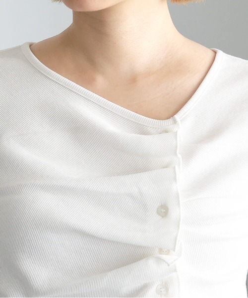 tiptop(ティップトップ)の「チョーカー付き前ギャザーテレコT(Tシャツ/カットソー・レディース・ブラック/オフホワイト/ライトグレー/ブラウン/レッド・FREE)」の13枚目の写真