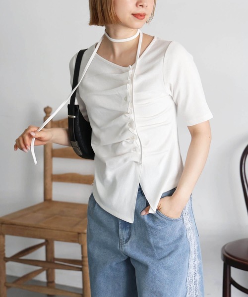 tiptop(ティップトップ)の「チョーカー付き前ギャザーテレコT(Tシャツ/カットソー・レディース・ブラック/オフホワイト/ライトグレー/ブラウン/レッド・FREE)」の6枚目の写真