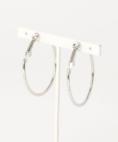 tunee（チュニー）の「シルバーフープピアス4cm/レディース/両耳用(T3)（ピアス（両耳用）・レディース・シルバー・FREE）」の2枚目の写真