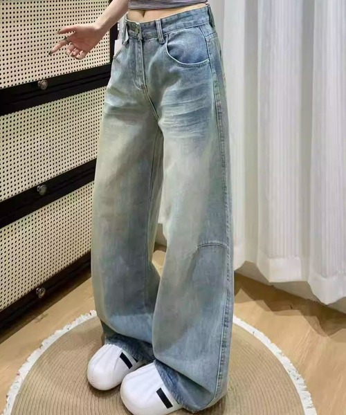 LUCPY(ラクピー)の「サイドラインルーズワイドデニムパンツ(デニムパンツ・レディース・ライトブルー・LARGE/X-LARGE/SMALL/MEDIUM)」の3枚目の写真