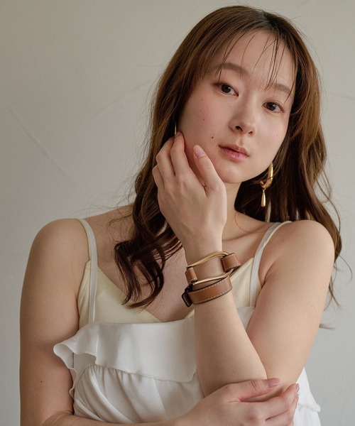 mideal(マイディール)の「mideal original crossbelt nuance bangle / midealオリジナルクロスベルトニュアンスバングル(バングル/リストバンド・レディース・ブラウン/ダークブラウン・FREE)」の11枚目の写真