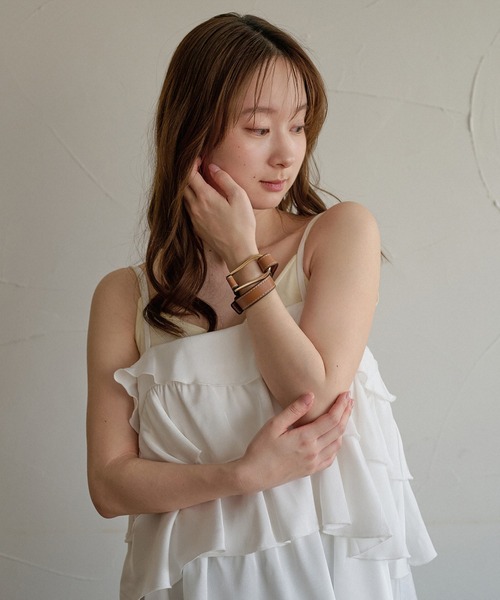 mideal(マイディール)の「mideal original crossbelt nuance bangle / midealオリジナルクロスベルトニュアンスバングル(バングル/リストバンド・レディース・ブラウン/ダークブラウン・FREE)」の12枚目の写真