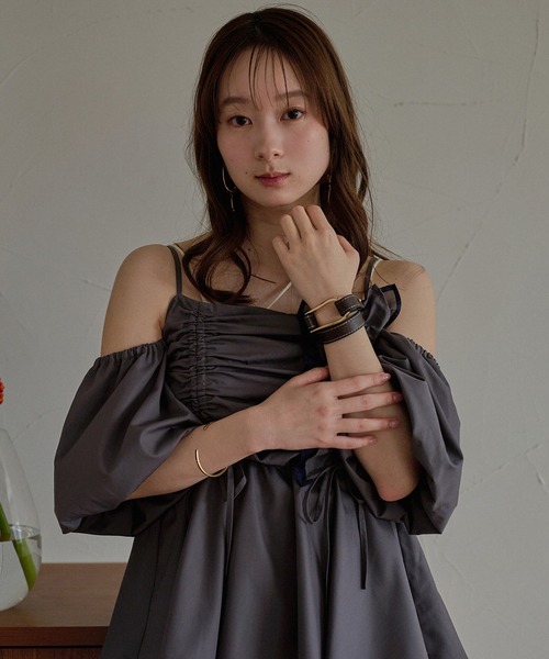 mideal(マイディール)の「mideal original crossbelt nuance bangle / midealオリジナルクロスベルトニュアンスバングル(バングル/リストバンド・レディース・ブラウン/ダークブラウン・FREE)」の14枚目の写真