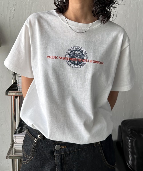 Chillfar(チルファー)の「アソートグラフィックミックスデザインTシャツ(Tシャツ/カットソー・レディース・ホワイト系/ホワイト系1/ブラック/レッド系/ホワイト系2/レッド系1/グレー/ブルー/ネイビー系/ホワイト系3/グレー系/ネイビー系2/イエロー/イエロー系/イエロー系1/ブルー系/ホワイト/レッド/ブラウン/ネイビー系1・FREE)」の2枚目の写真
