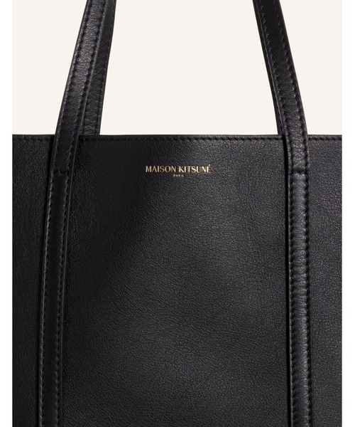 Maison Kitsune(メゾンキツネ)の「MAISON KITSUNE PARIS LEATHER TOTE(トートバッグ・メンズ・ブラック/ブラウン・U)」の7枚目の写真