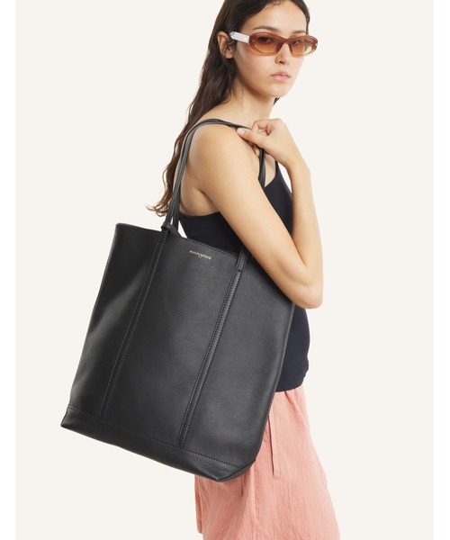 Maison Kitsune(メゾンキツネ)の「MAISON KITSUNE PARIS LEATHER TOTE(トートバッグ・メンズ・ブラック/ブラウン・U)」の9枚目の写真