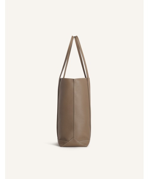 Maison Kitsune(メゾンキツネ)の「MAISON KITSUNE PARIS LEATHER TOTE(トートバッグ・メンズ・ブラック/ブラウン・U)」の12枚目の写真