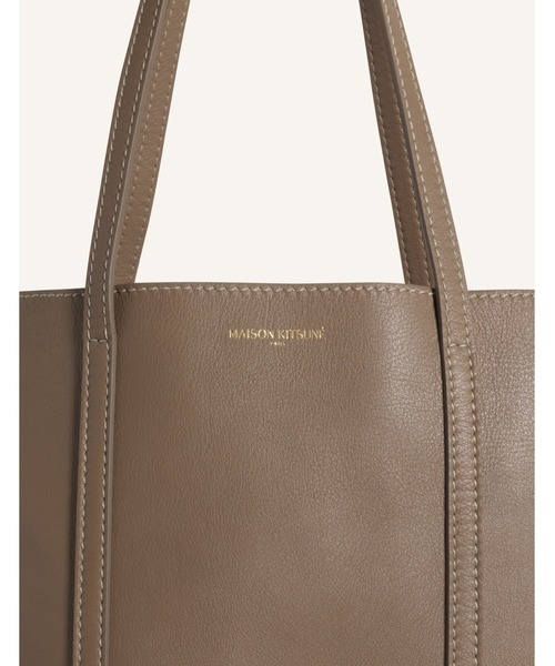 Maison Kitsune(メゾンキツネ)の「MAISON KITSUNE PARIS LEATHER TOTE(トートバッグ・メンズ・ブラック/ブラウン・U)」の14枚目の写真