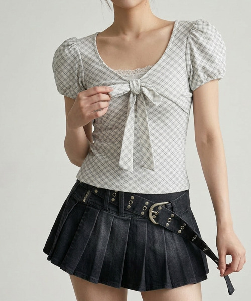 VIVID LADY(ビビッドレディー)の「チェックリボン レースネック 半袖トップス(Tシャツ/カットソー・レディース・アイボリー/ベージュ/グレー・FREE)」の4枚目の写真