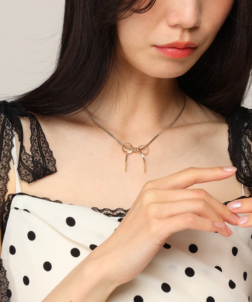 Heather（ヘザー）の「リボンモチーフネックレス　856475（ネックレス・レディース・シルバー/ゴールド・ONE SIZE）」の4枚目の写真
