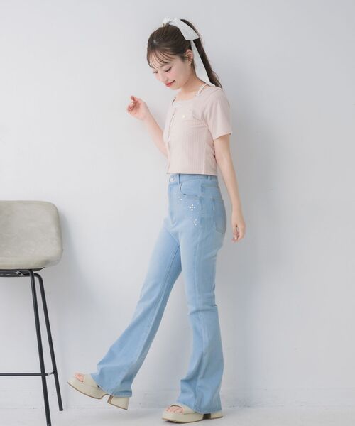 ems excite(エムズエキサイト)の「フロントキラキラデニムPT(デニムパンツ・レディース・ライトブルー/ライトグレー・MEDIUM/SMALL)」の5枚目の写真