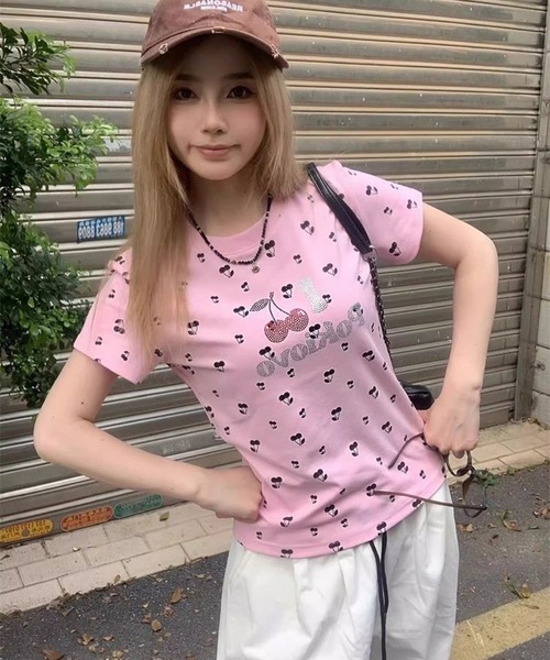 AsheKsha(アシクシャ)の「甘くクールな少女、チェリーストーン付きTシャツ(Tシャツ/カットソー・レディース・ピンク/グレー・M)」の19枚目の写真