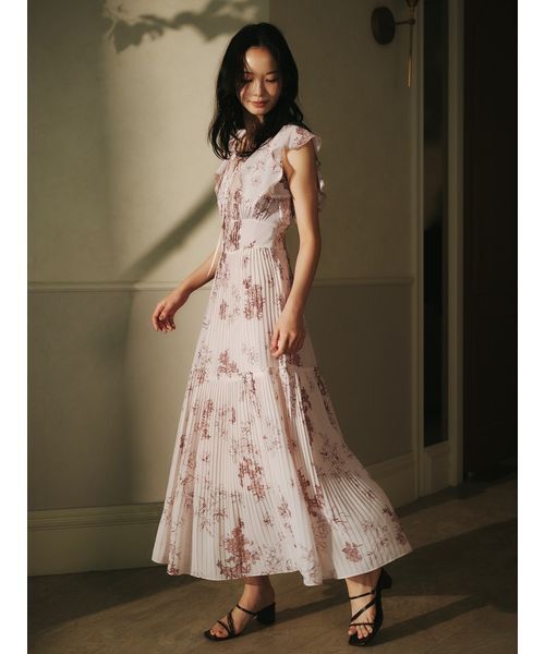 SNIDEL(スナイデル)の「プリーツプリントワンピース(ワンピース・レディース・イエロー/ライトブルー/ピンクベージュ・0/00/2/1)」の1枚目の写真