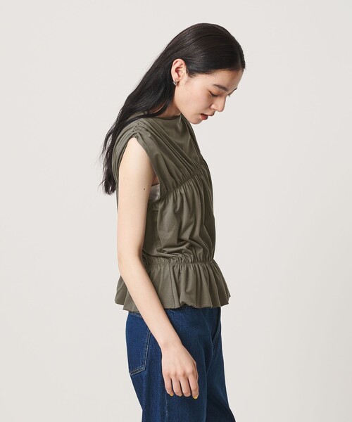 BEAUTY&YOUTH UNITED ARROWS(ビューティーアンドユースユナイテッドアローズ)の「【WEB限定 Wardrobe DAILY MINIMAL】シャーリング ノースリーブトップス(Tシャツ/カットソー・レディース・イエロー/ダークグレー/ホワイト・FREE)」の5枚目の写真