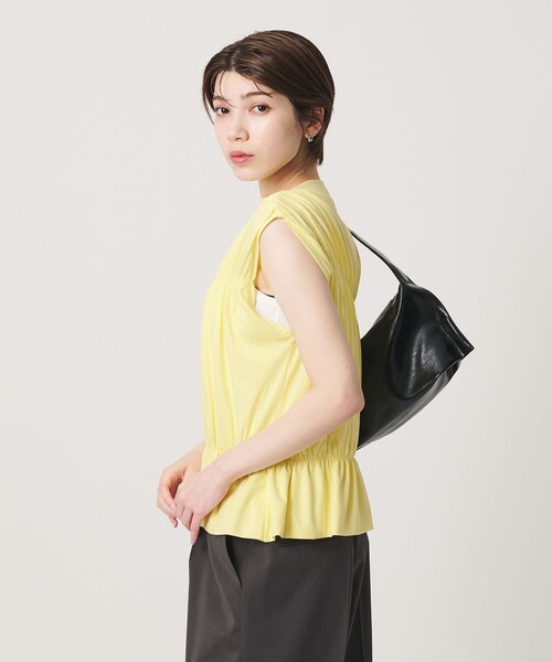 BEAUTY&YOUTH UNITED ARROWS(ビューティーアンドユースユナイテッドアローズ)の「【WEB限定 Wardrobe DAILY MINIMAL】シャーリング ノースリーブトップス(Tシャツ/カットソー・レディース・イエロー/ダークグレー/ホワイト・FREE)」の11枚目の写真
