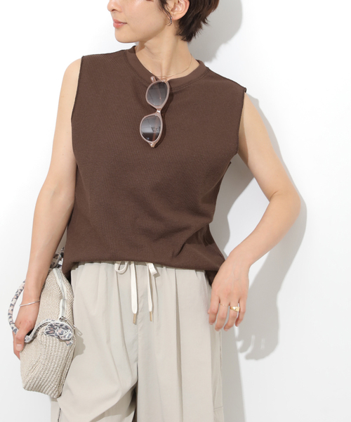 JOURNAL STANDARD relume(ジャーナルスタンダード レリューム)の「《WEB限定追加2》TCワッフルノースリーブ(Tシャツ/カットソー・レディース・ライトグレー/ホワイト/ブラック/ブラウン・FREE)」の4枚目の写真