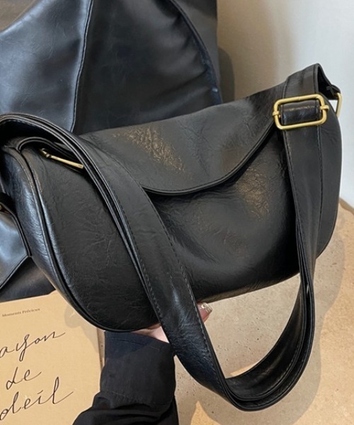 deux amour(ドゥーザムール)の「フラップショルダーBAG(ショルダーバッグ・レディース・ブラック/ブラウン/アイボリー/キャメル・FREE)」の3枚目の写真