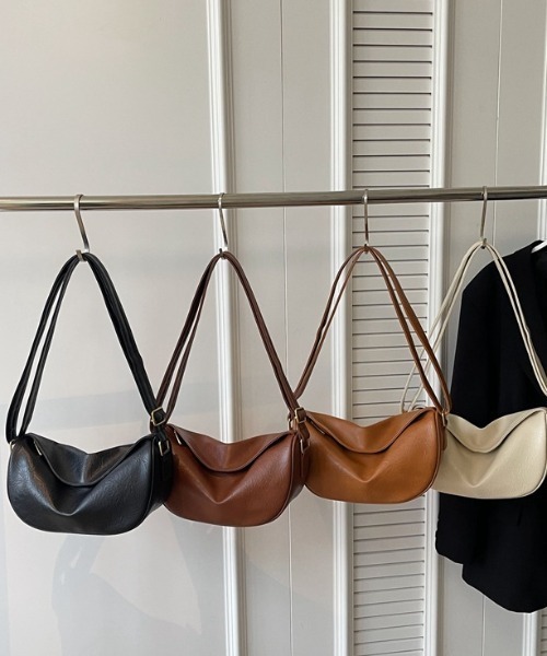 deux amour(ドゥーザムール)の「フラップショルダーBAG(ショルダーバッグ・レディース・ブラック/ブラウン/アイボリー/キャメル・FREE)」の12枚目の写真