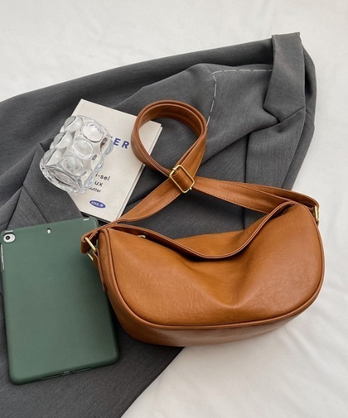 deux amour(ドゥーザムール)の「フラップショルダーBAG(ショルダーバッグ・レディース・ブラック/ブラウン/アイボリー/キャメル・FREE)」の13枚目の写真