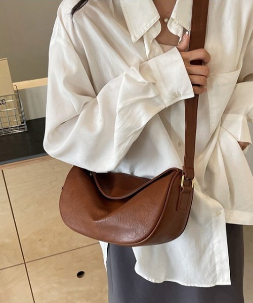 deux amour(ドゥーザムール)の「フラップショルダーBAG(ショルダーバッグ・レディース・ブラック/ブラウン/アイボリー/キャメル・FREE)」の7枚目の写真