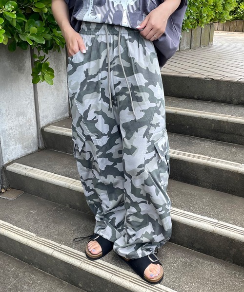 CRB(シーアールビー)の「迷彩カーゴパンツ(カーゴパンツ・レディース・グレー・M/L)」の6枚目の写真