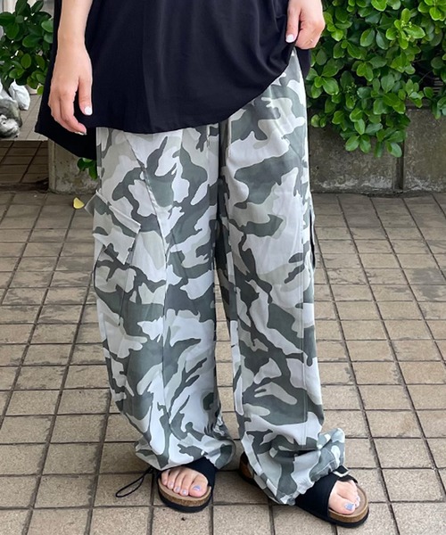 CRB(シーアールビー)の「迷彩カーゴパンツ(カーゴパンツ・レディース・グレー・M/L)」の10枚目の写真