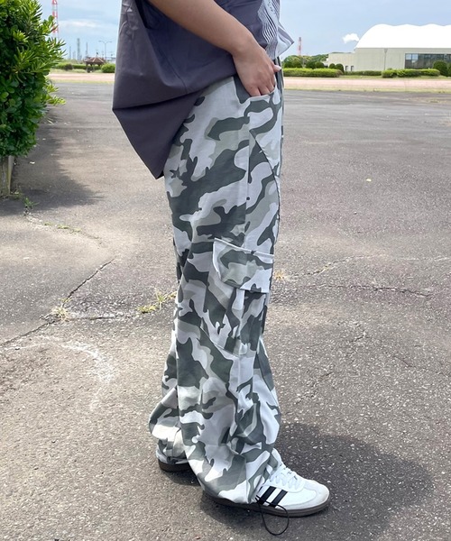 CRB(シーアールビー)の「迷彩カーゴパンツ(カーゴパンツ・レディース・グレー・M/L)」の16枚目の写真