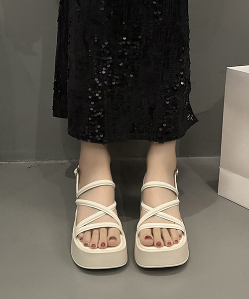 Lace Ladies(レースレディース)の「レザー調 クロス バックストラップ 厚底 サンダル(サンダル・レディース・ブラック/アイボリー・22.5cm/23cm/23.5cm/24cm/24.5cm/25cm)」の9枚目の写真