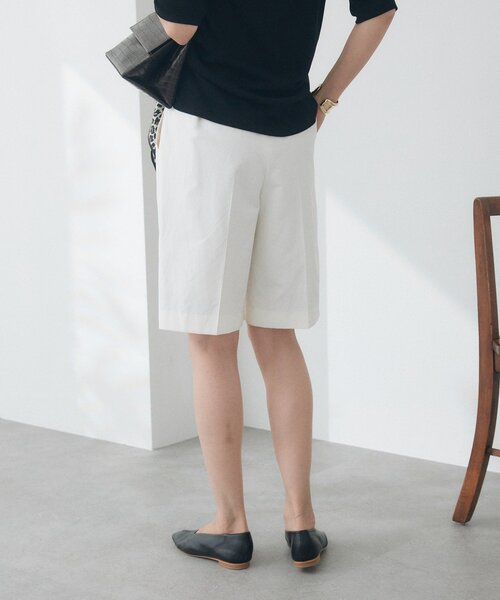 RIVE DROITE(リヴドロワ)の「予約【UVカット機能付き/バックゴム】センタープレスハーフパンツ(その他パンツ・レディース・オフホワイト/ブラック・38/36)」の9枚目の写真