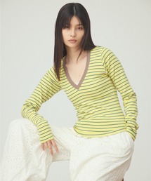 ＆enece（アンドエネス）の「Vネック ボーダー ロングスリーブカットソー（Tシャツ/カットソー）」