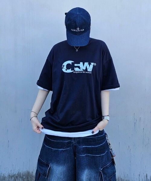 CARGOBROS FOR WOMAN(カーゴブロスフォーウィメン)の「CFW クラックロゴ 半袖Tシャツ (ワイン)(Tシャツ/カットソー・レディース・その他・SMALL/MEDIUM/LARGE/X-LARGE/2XL)」の8枚目の写真