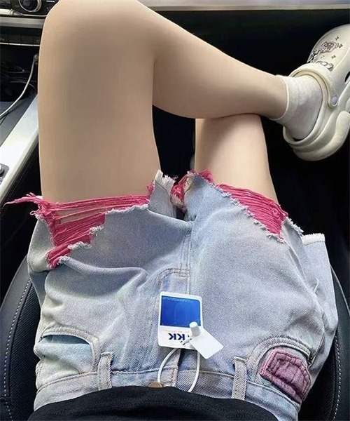 Dream garden(ドリームガーデン)の「カットオフ ダメージデニムショートパンツ(デニムパンツ・レディース・ブルー・XL/5XL/3XL/2XL/L/M/S/4XL)」の1枚目の写真