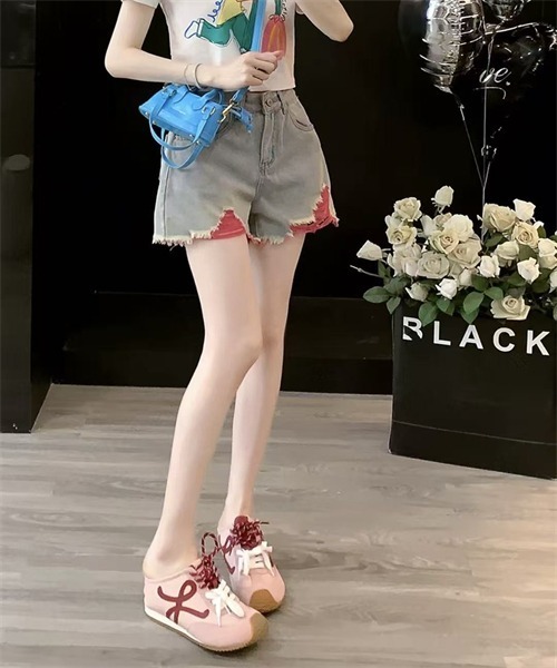 Dream garden(ドリームガーデン)の「カットオフ ダメージデニムショートパンツ(デニムパンツ・レディース・ブルー・XL/5XL/3XL/2XL/L/M/S/4XL)」の12枚目の写真