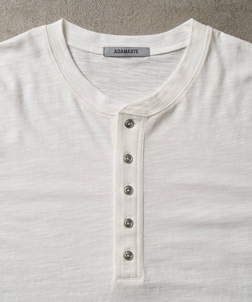 ADAMASTE(アダマスト)の「Slub Short Henley Neck L/S Tee - スラブ短丈ヘンリーネックロングスリーブT(Tシャツ/カットソー・メンズ・ブラック/ホワイト・SMALL/MEDIUM/LARGE)」の19枚目の写真