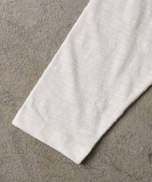 ADAMASTE(アダマスト)の「Slub Short Henley Neck L/S Tee - スラブ短丈ヘンリーネックロングスリーブT(Tシャツ/カットソー・メンズ・ブラック/ホワイト・SMALL/MEDIUM/LARGE)」の4枚目の写真