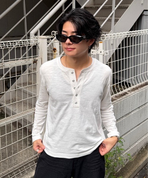 ADAMASTE(アダマスト)の「Slub Short Henley Neck L/S Tee - スラブ短丈ヘンリーネックロングスリーブT(Tシャツ/カットソー・メンズ・ブラック/ホワイト・SMALL/MEDIUM/LARGE)」の7枚目の写真