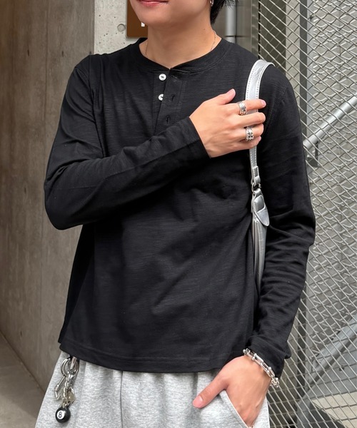 ADAMASTE(アダマスト)の「Slub Short Henley Neck L/S Tee - スラブ短丈ヘンリーネックロングスリーブT(Tシャツ/カットソー・メンズ・ブラック/ホワイト・SMALL/MEDIUM/LARGE)」の12枚目の写真