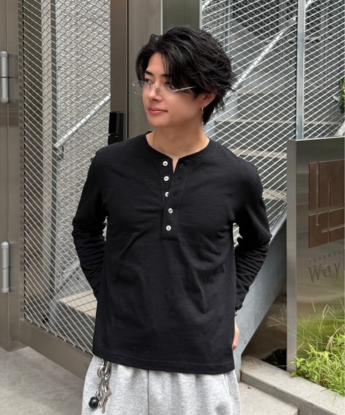 ADAMASTE(アダマスト)の「Slub Short Henley Neck L/S Tee - スラブ短丈ヘンリーネックロングスリーブT(Tシャツ/カットソー・メンズ・ブラック/ホワイト・SMALL/MEDIUM/LARGE)」の15枚目の写真