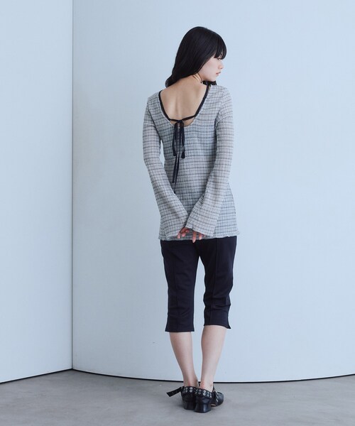 CODE A(コードエー)の「open back check tunic(Tシャツ/カットソー・レディース・グレー系1/ブラック・00)」の7枚目の写真