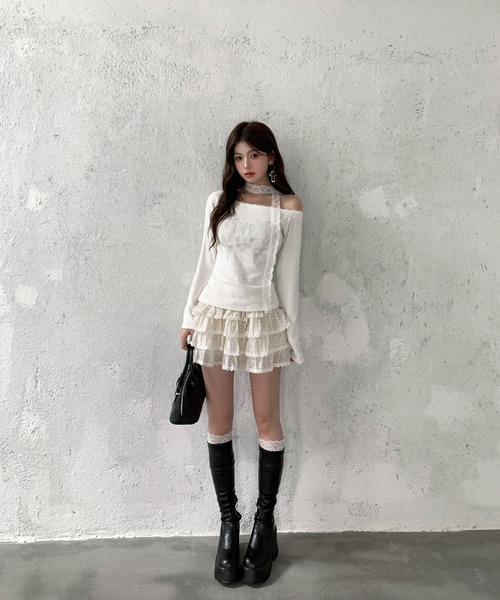 VEILA(ヴェイラ)の「チョーカー風グラフィック長袖トップス(Tシャツ/カットソー・レディース・ホワイト/スモークグレー/ブラック・フリー)」の12枚目の写真