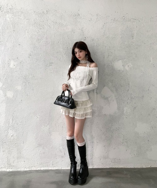 VEILA(ヴェイラ)の「チョーカー風グラフィック長袖トップス(Tシャツ/カットソー・レディース・ホワイト/スモークグレー/ブラック・フリー)」の13枚目の写真