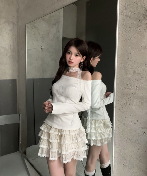 VEILA(ヴェイラ)の「チョーカー風グラフィック長袖トップス(Tシャツ/カットソー・レディース・ホワイト/スモークグレー/ブラック・フリー)」の10枚目の写真